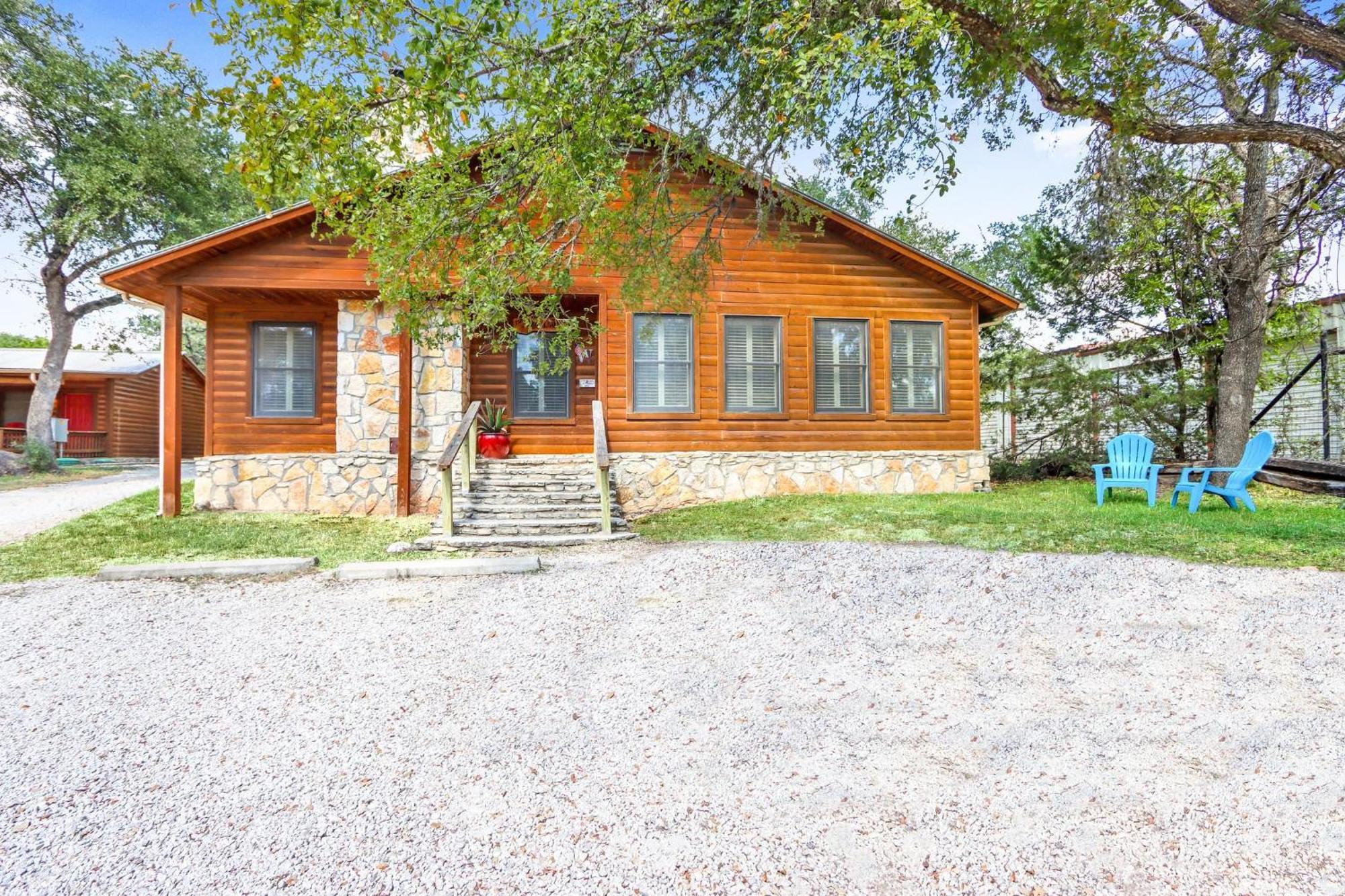 Wimberley Log Cabins Resort And Suites- The Oak Lodge Exterior foto