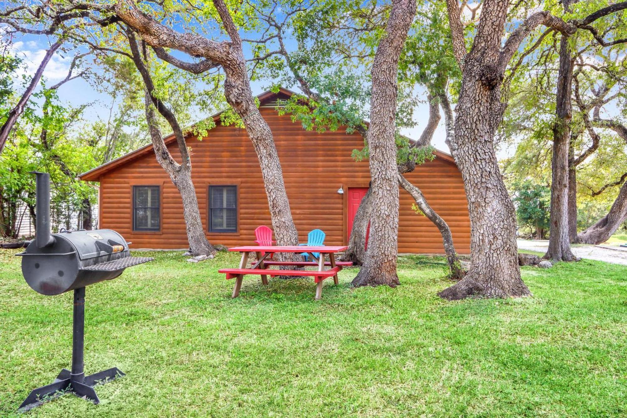 Wimberley Log Cabins Resort And Suites- The Oak Lodge Exterior foto